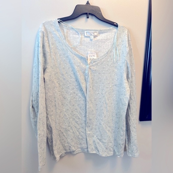 Hippie Rose Trendy Plus Size Ruched Hook-and-Eye-Front Top - Picture 5 of 6